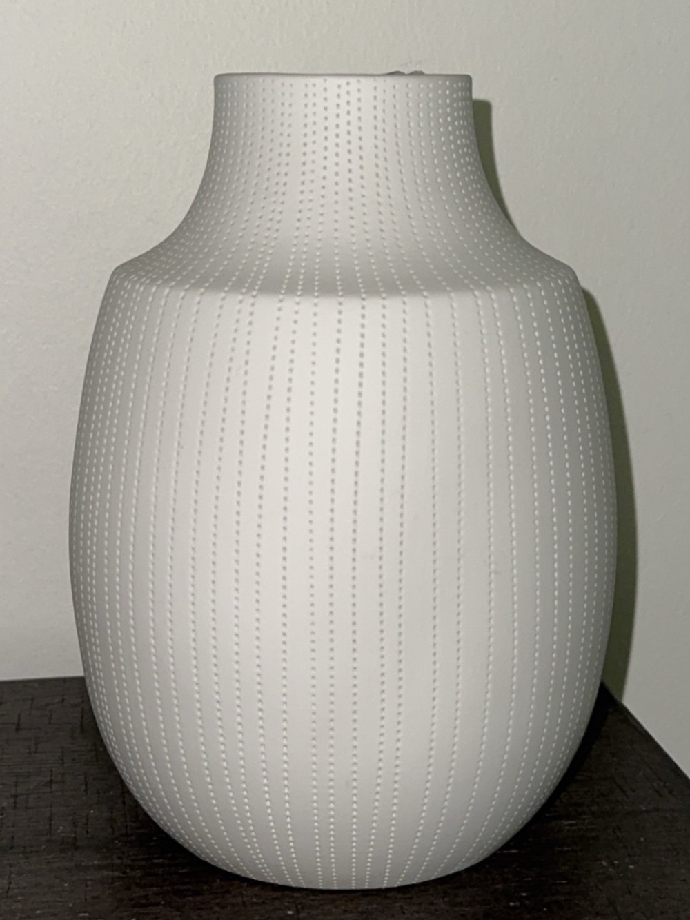 NWT Tahari 8” Decorative Accent Flower Vase
